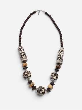 VINTAGE ARTISAN CARVED BOVINE BONE NECKLACE
